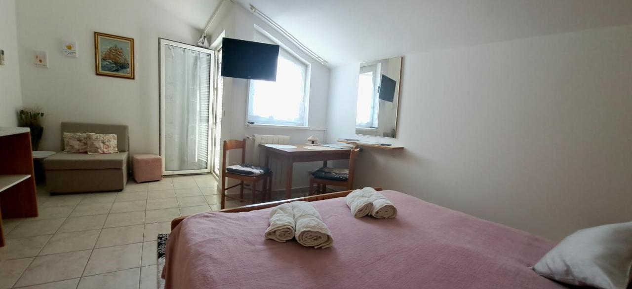 Studio Apartman Olivera Rovinj Exterior photo
